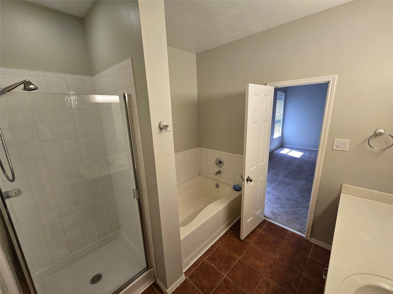 9201 Popes Creek Ct - Photo 5 of 17