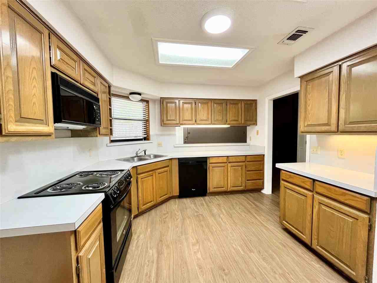 6105 Paradise Dr - Photo 4 of 28