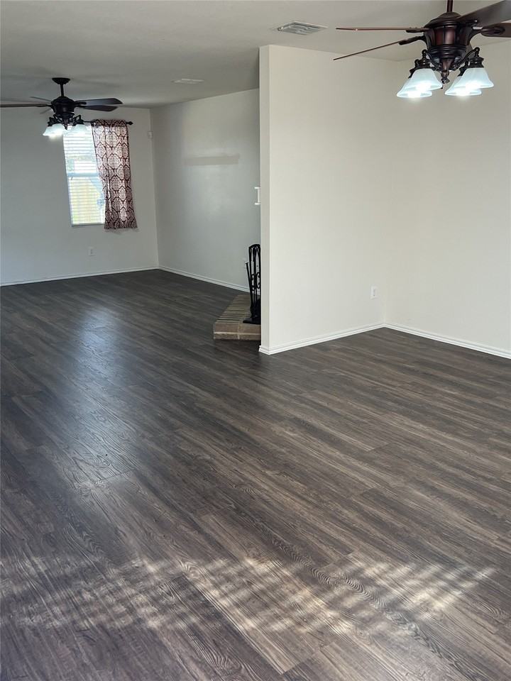 12836 Cedar Hollow Dr - Photo 5 of 21
