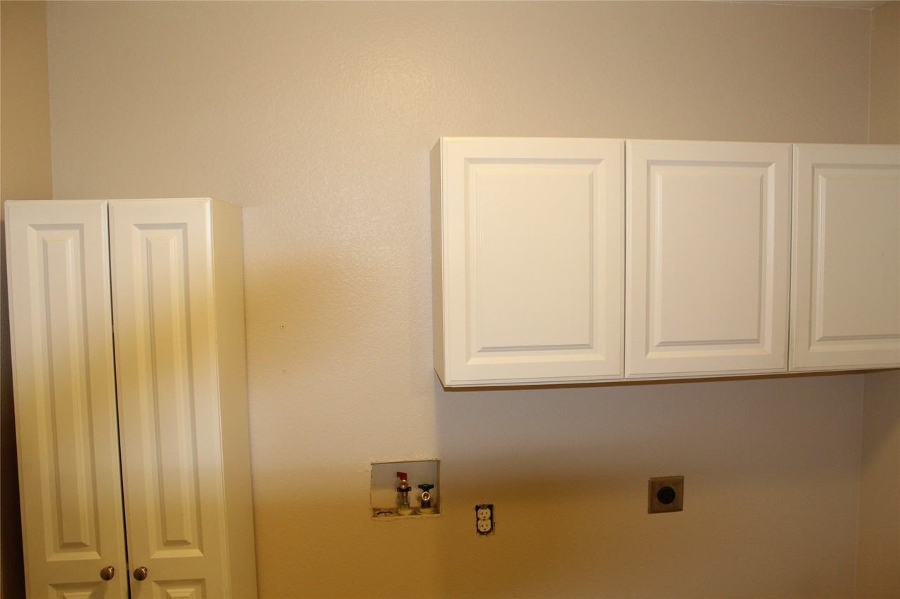 2617 Raintree Dr - Photo 4 of 11