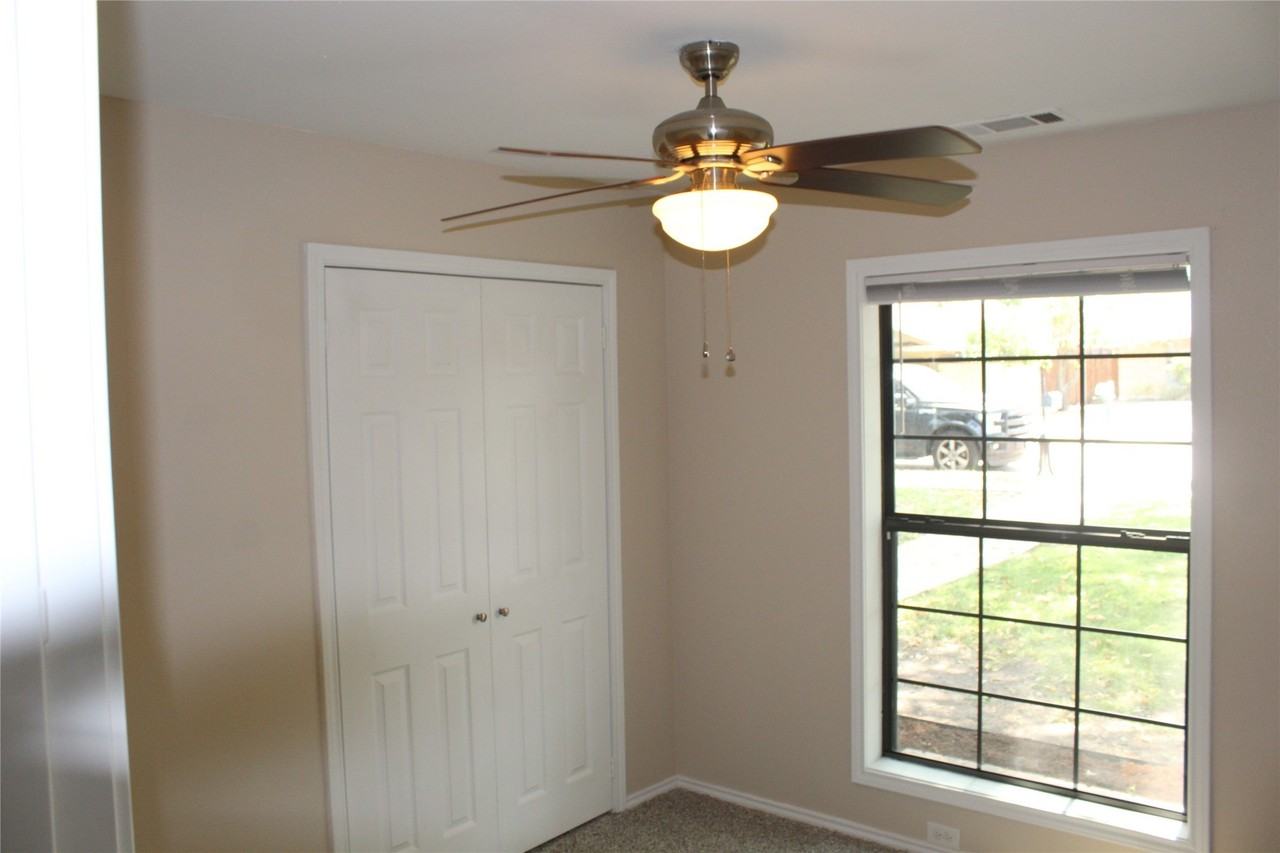 2617 Raintree Dr - Photo 5 of 11