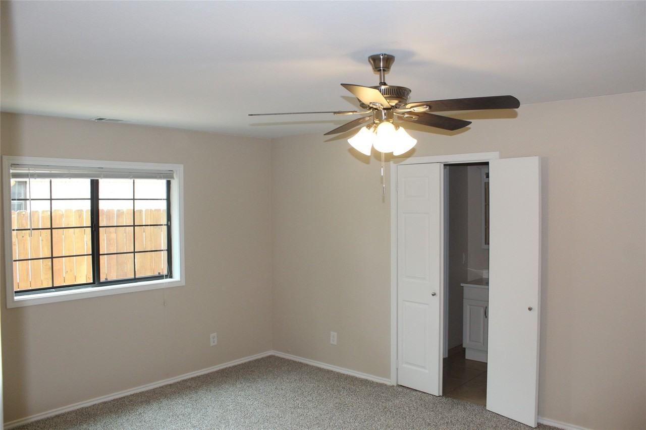 2617 Raintree Dr - Photo 6 of 11