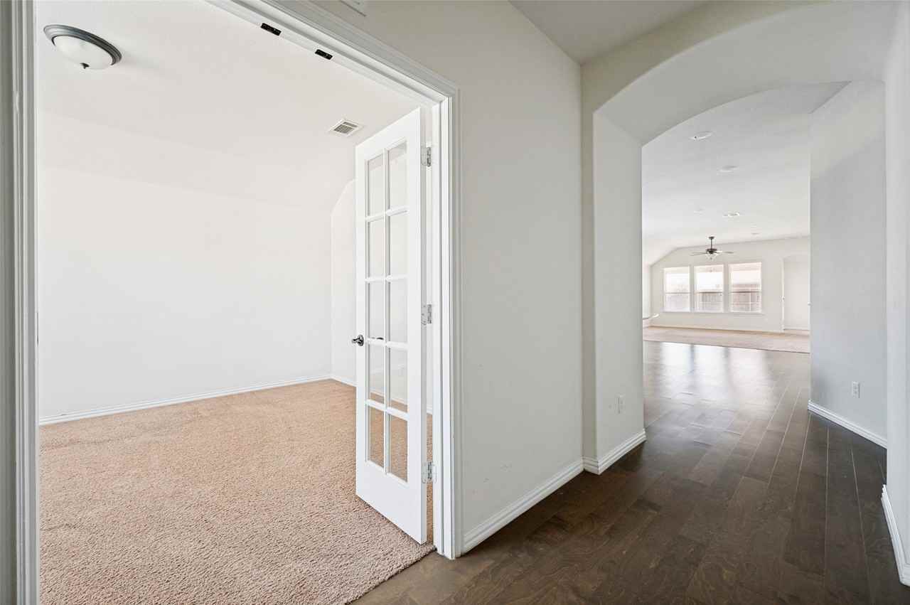 432 Keel Ln - Photo 3 of 22