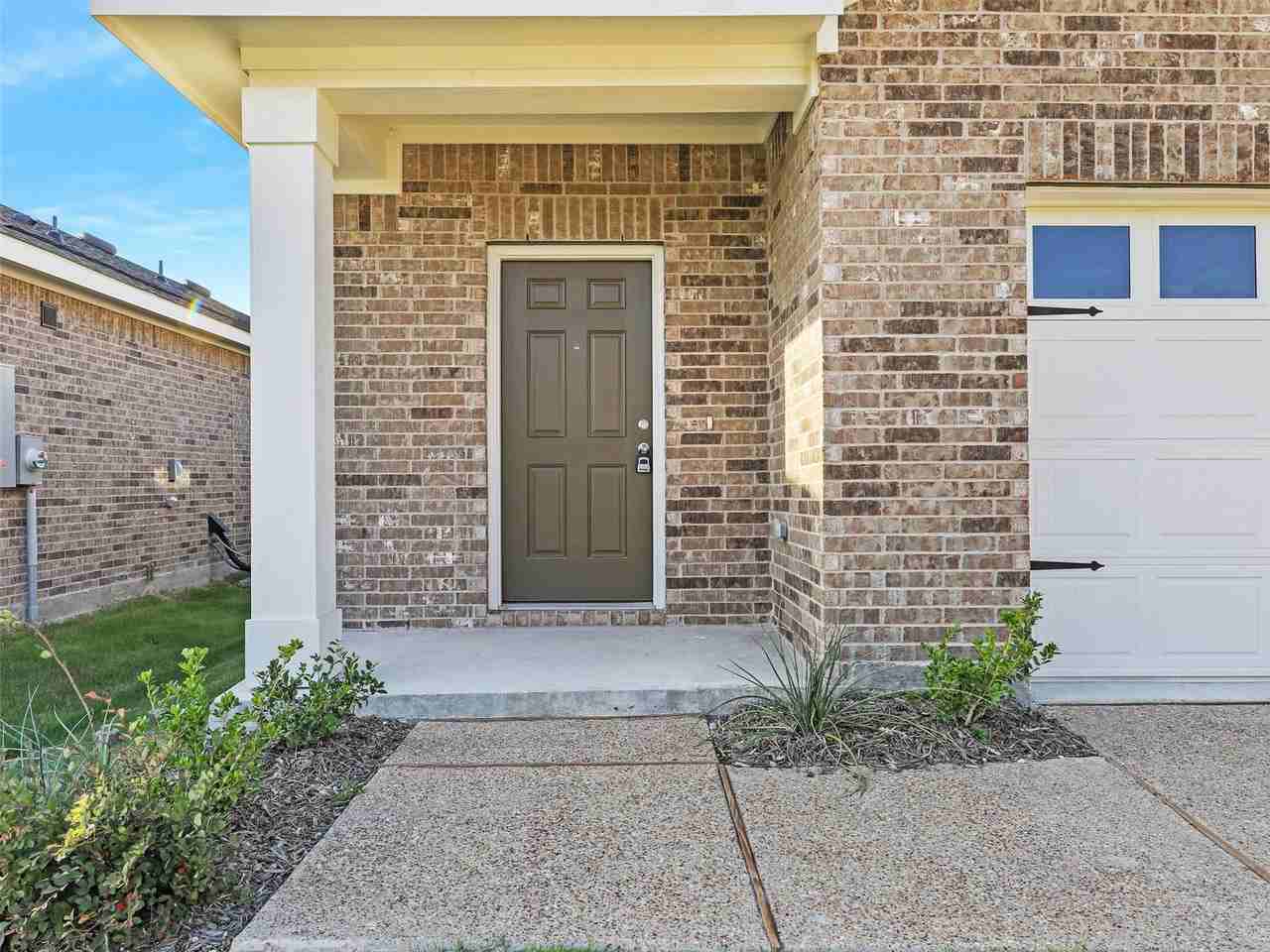 4510 Wood Fern Rd - Photo 3 of 22