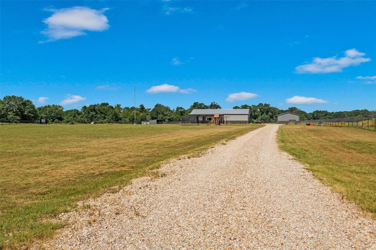 2244 County Road 3303 - Photo 3 of 22