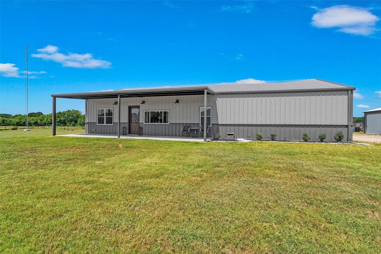 2244 County Road 3303 - Photo 4 of 22