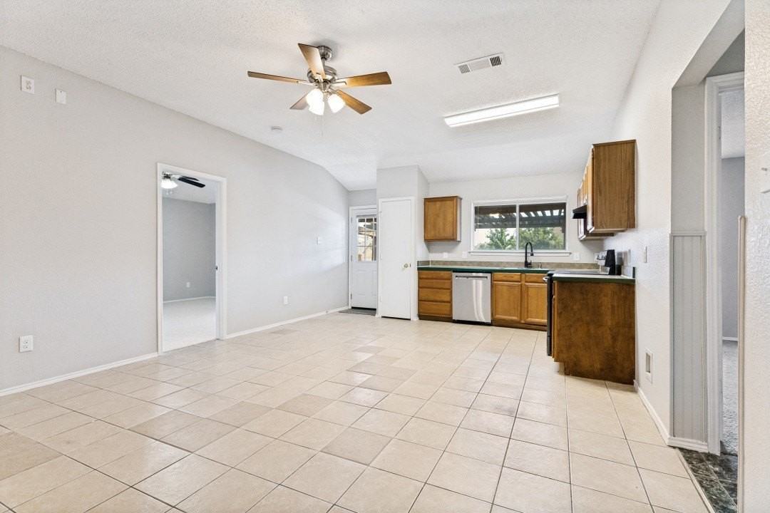 6124 Nelson Ter - Photo 4 of 12