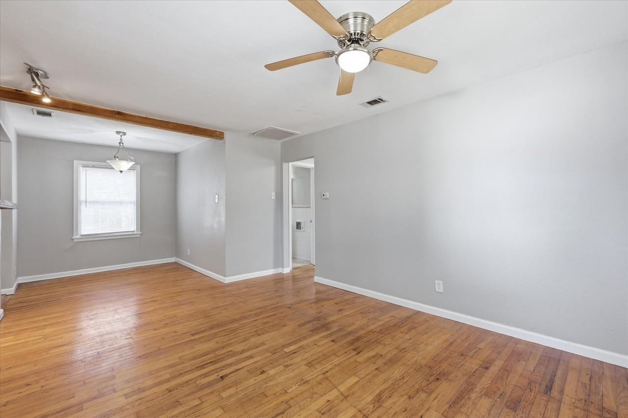 3207 Casino Dr - Photo 3 of 14