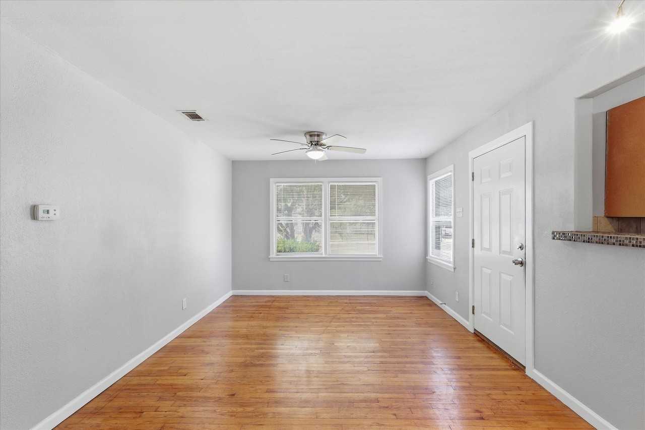 3207 Casino Dr - Photo 4 of 14