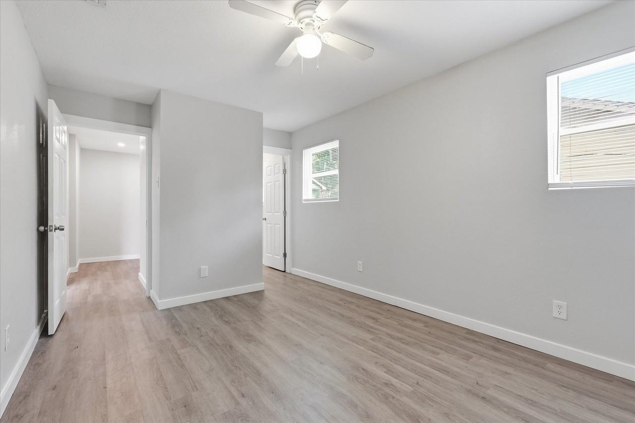 3103 S Edgefield Ave - Photo 6 of 15