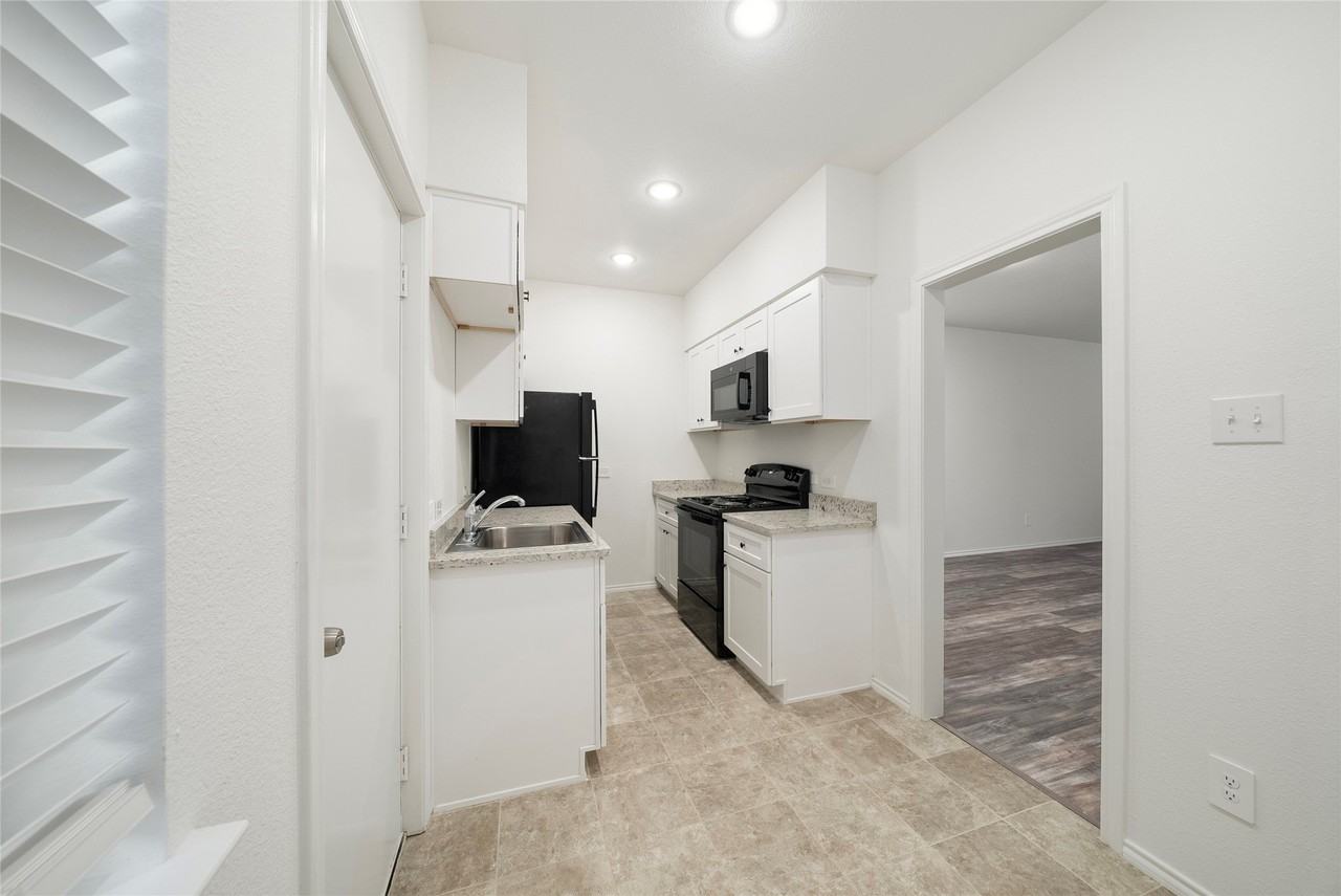 11232 Park Central Pl #C - Photo 6 of 23