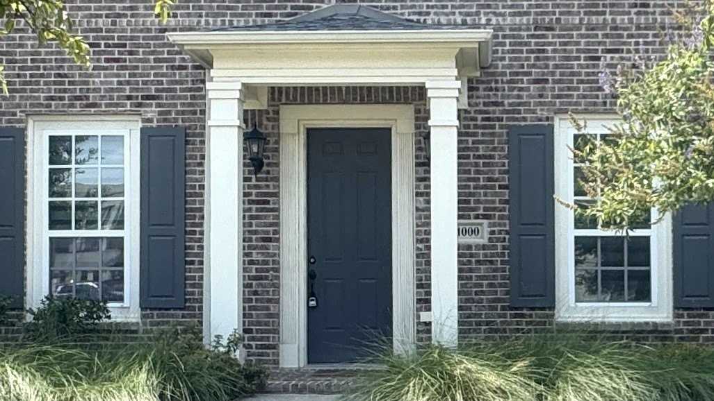 1000 Marian Dr