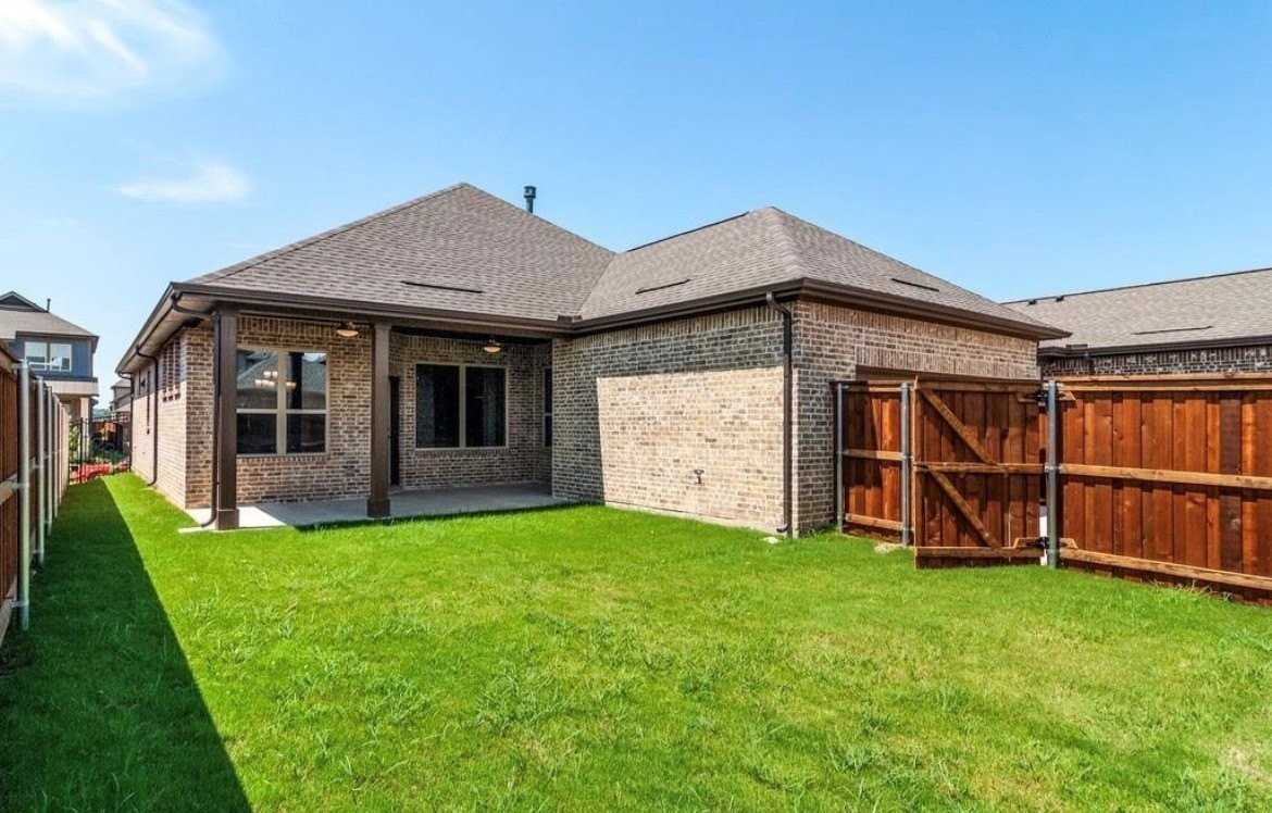1415 White Squall Trl - Photo 2 of 40
