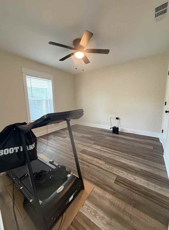 1512 Lexington St - Photo 4 of 18