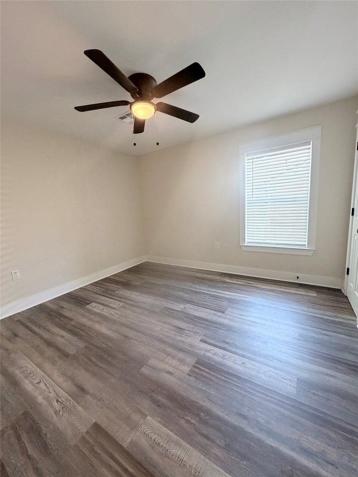 1512 Lexington St - Photo 7 of 18