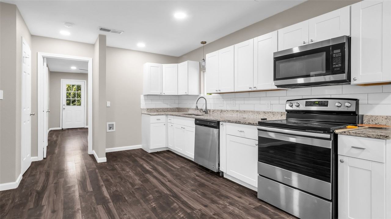 220 W Murray St - Photo 5 of 19