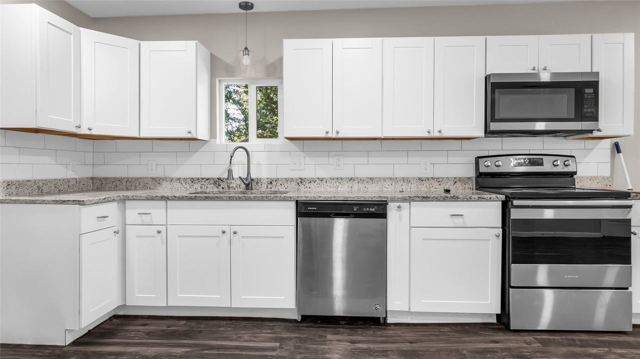 220 W Murray St - Photo 7 of 19
