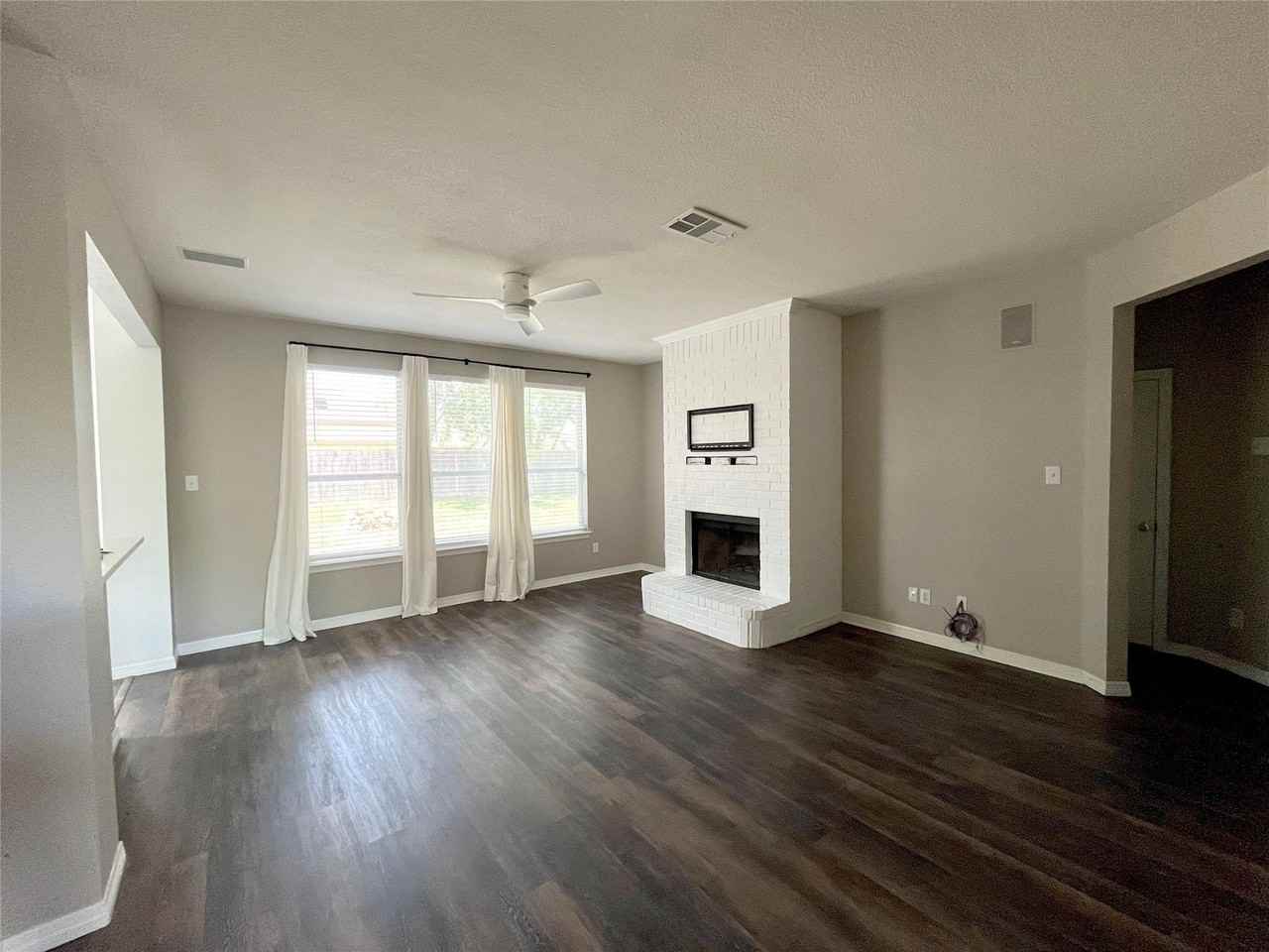 741 Willow Crest Dr - Photo 6 of 39