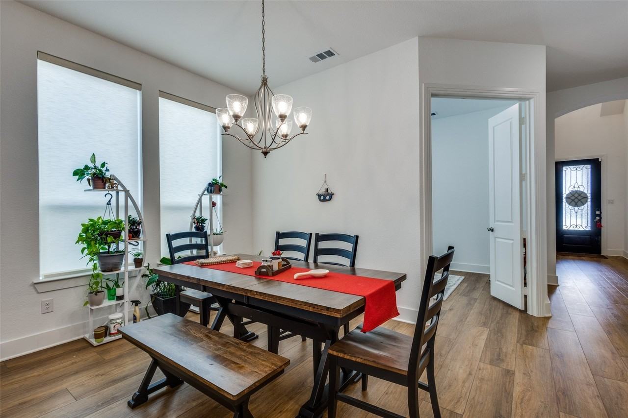 3012 Eccleston St - Photo 3 of 25