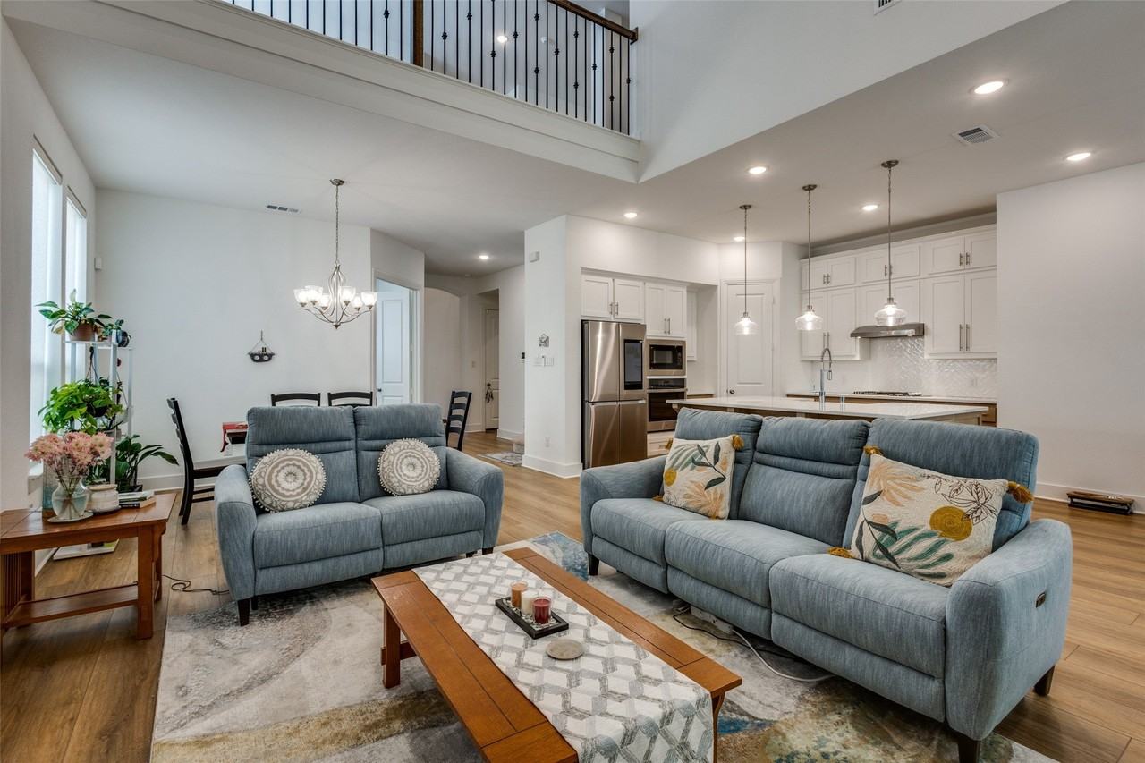 3012 Eccleston St - Photo 5 of 25