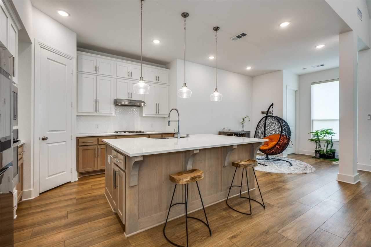 3012 Eccleston St - Photo 6 of 25
