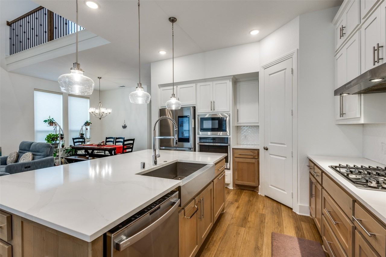 3012 Eccleston St - Photo 7 of 25