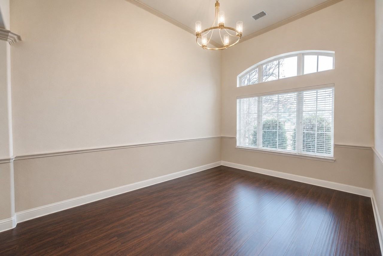 2933 Softwood Cir - Photo 4 of 24