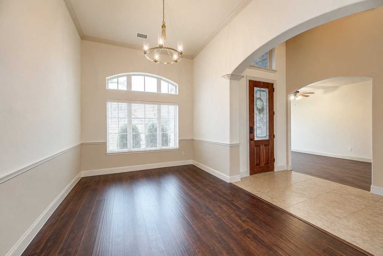 2933 Softwood Cir - Photo 5 of 24