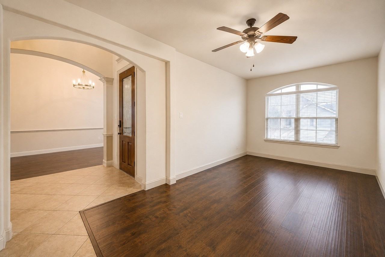 2933 Softwood Cir - Photo 6 of 24