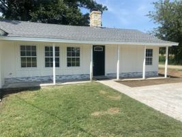 featured image of 209 W 5th St
