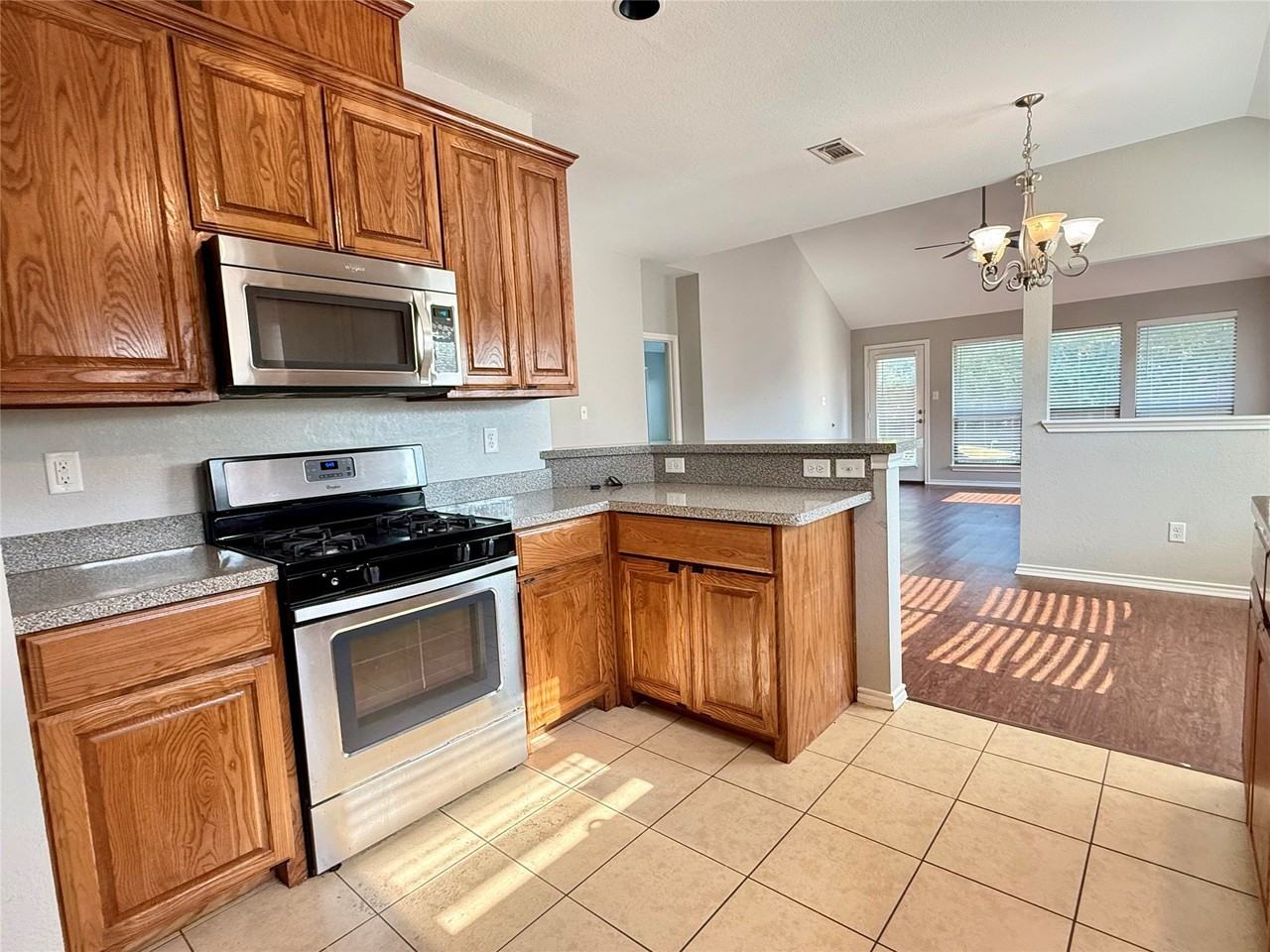 412 Windridge Dr - Photo 6 of 18