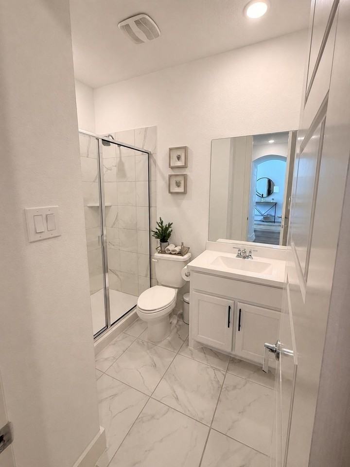 2432 Elm Pl - Photo 7 of 27