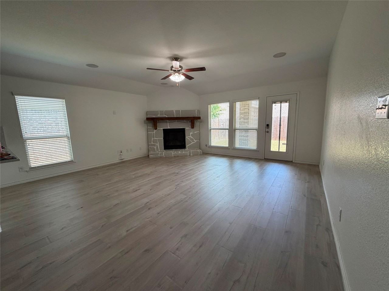 10020 Levelland Pl - Photo 2 of 18