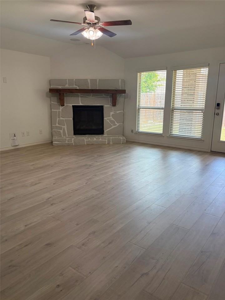 10020 Levelland Pl - Photo 4 of 18