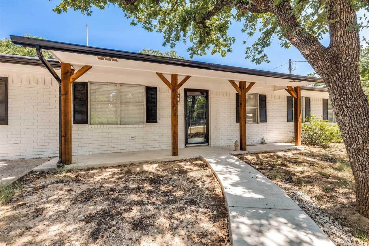 240 County Road 4358 - Photo 5 of 25