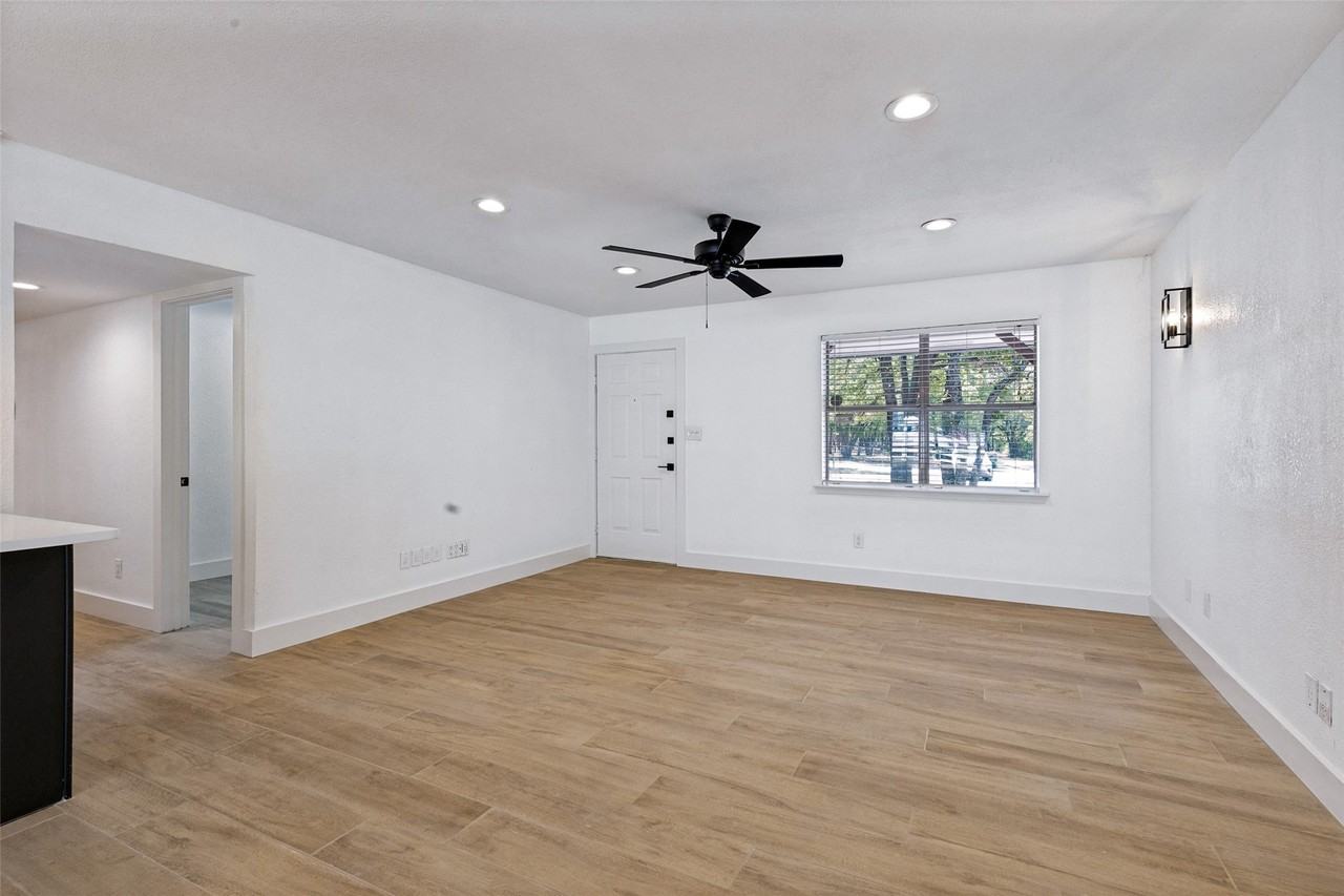 240 County Road 4358 - Photo 6 of 25