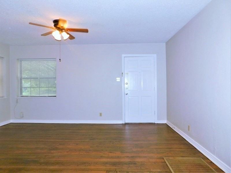1010 Denton St - Photo 3 of 15