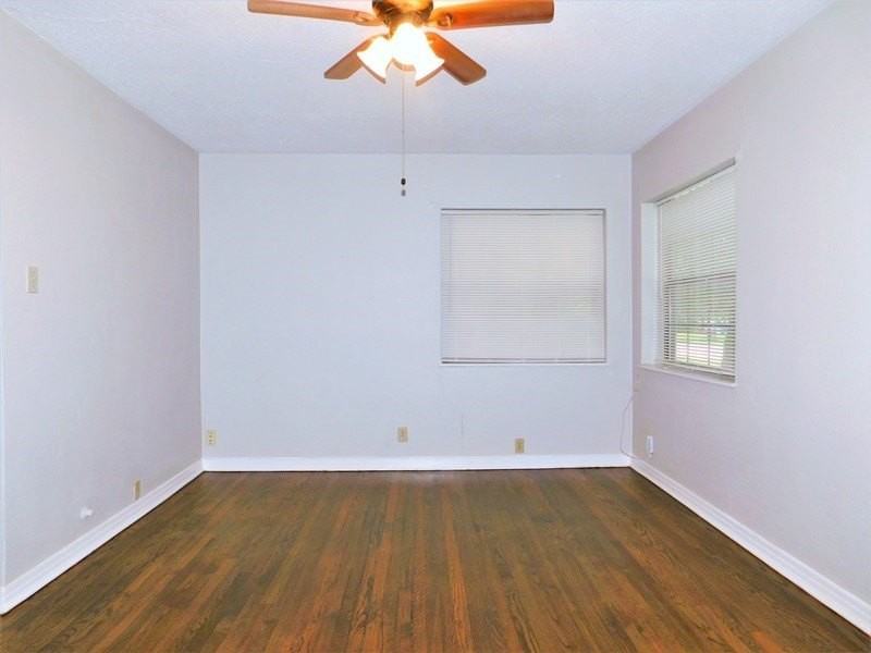 1010 Denton St - Photo 4 of 15