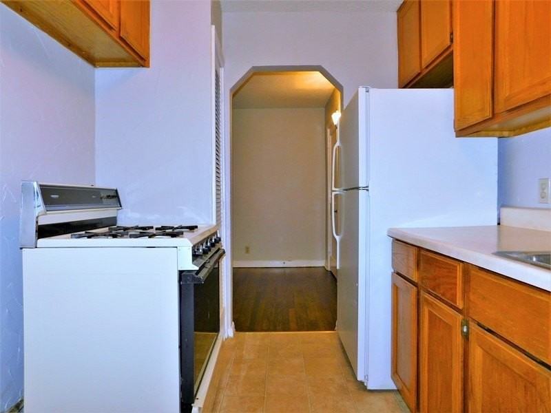 1010 Denton St - Photo 7 of 15
