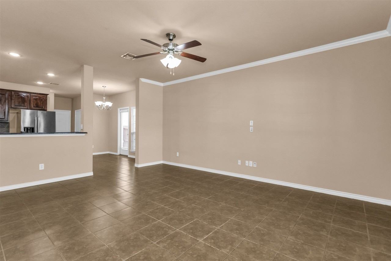 4924 Stray Creek Ln - Photo 3 of 37
