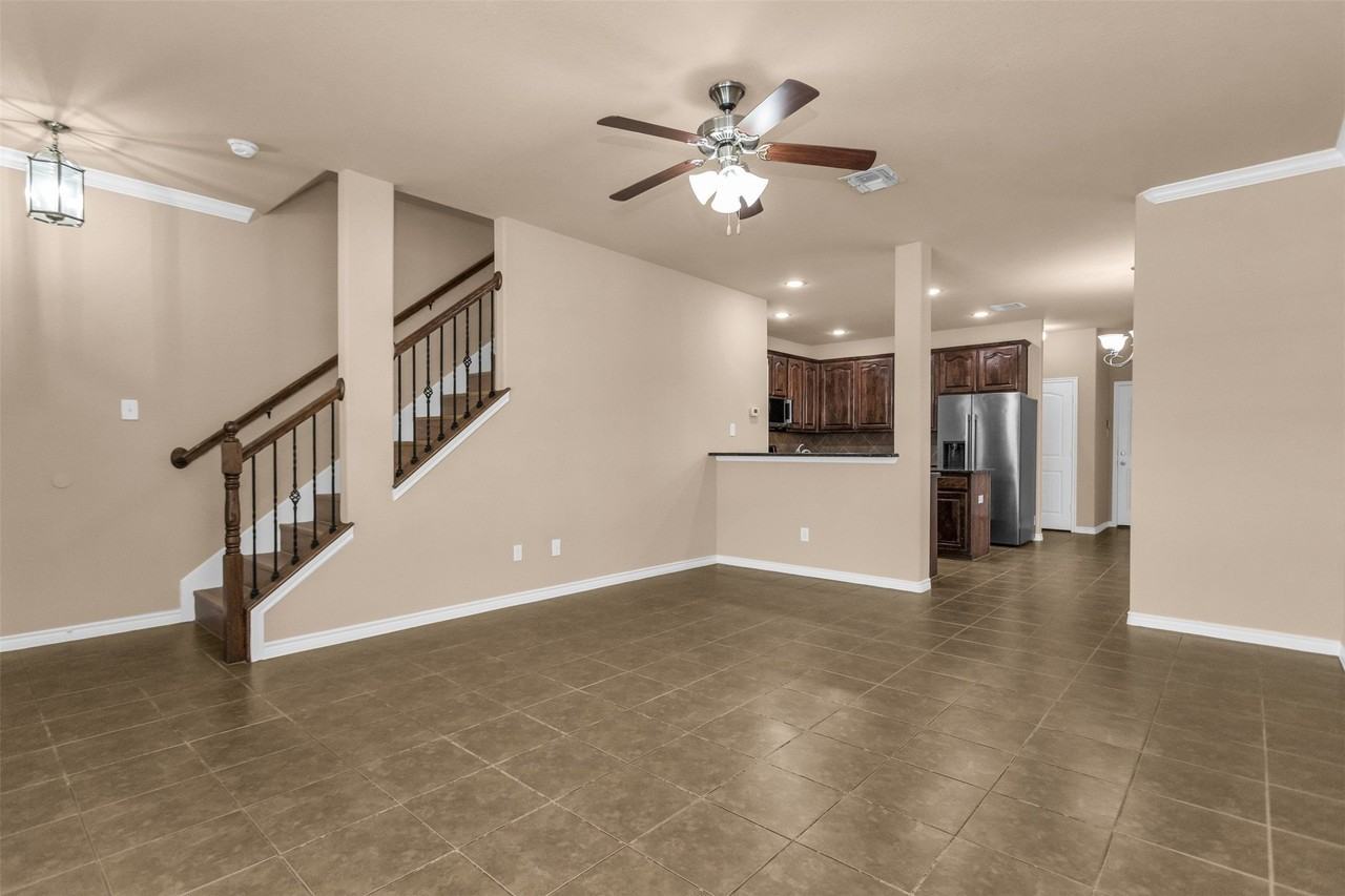 4924 Stray Creek Ln - Photo 4 of 37