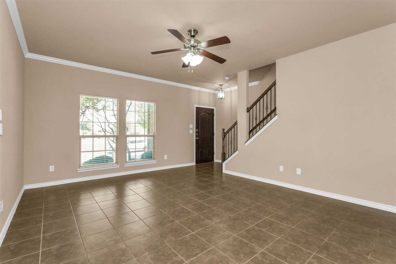 4924 Stray Creek Ln - Photo 5 of 37