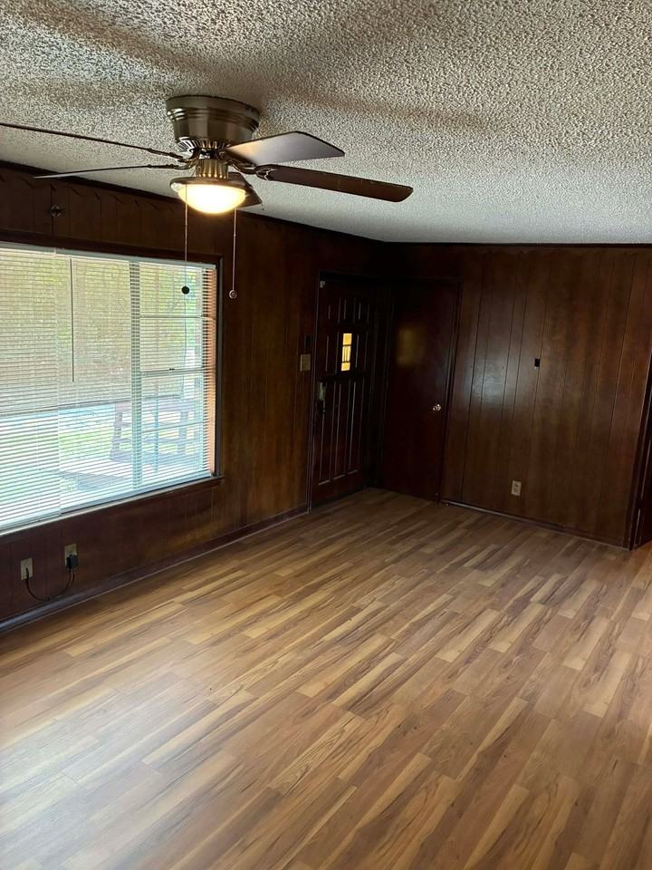 610 S Rike St - Photo 5 of 27