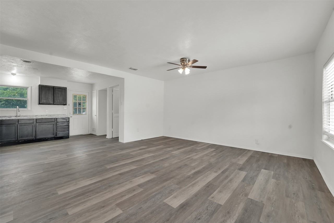 2682 Wasina Dr - Photo 3 of 21