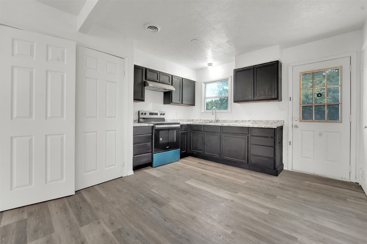 2682 Wasina Dr - Photo 5 of 21