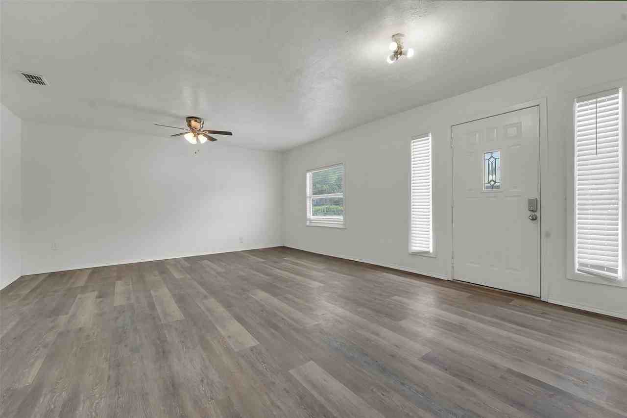 2682 Wasina Dr - Photo 6 of 21