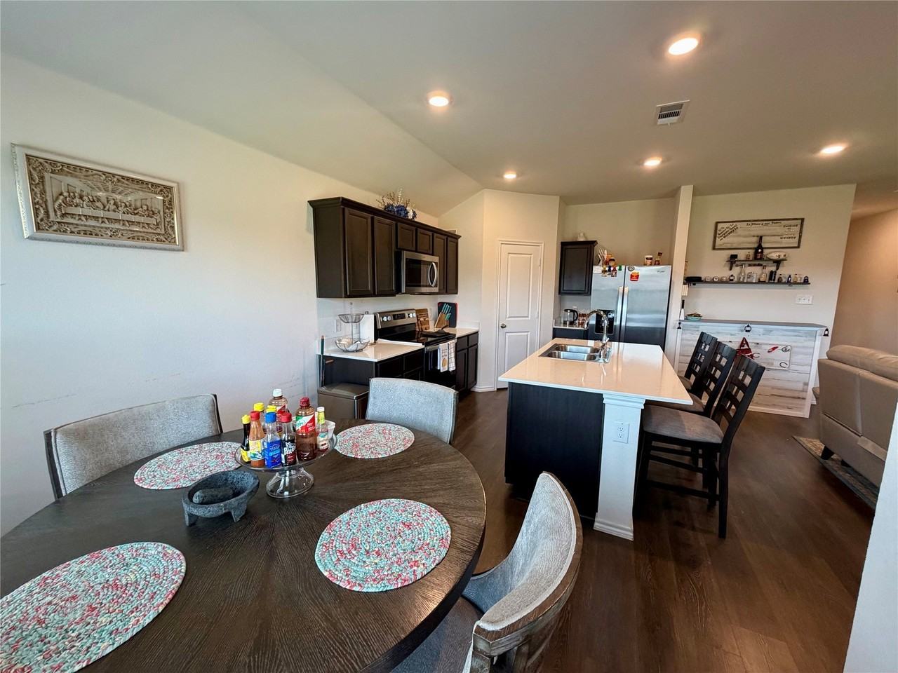 1408 Skyline Dr - Photo 7 of 29
