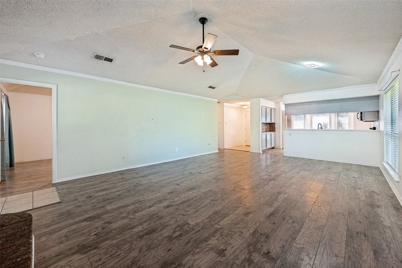 9008 Topperwind Ct - Photo 7 of 25