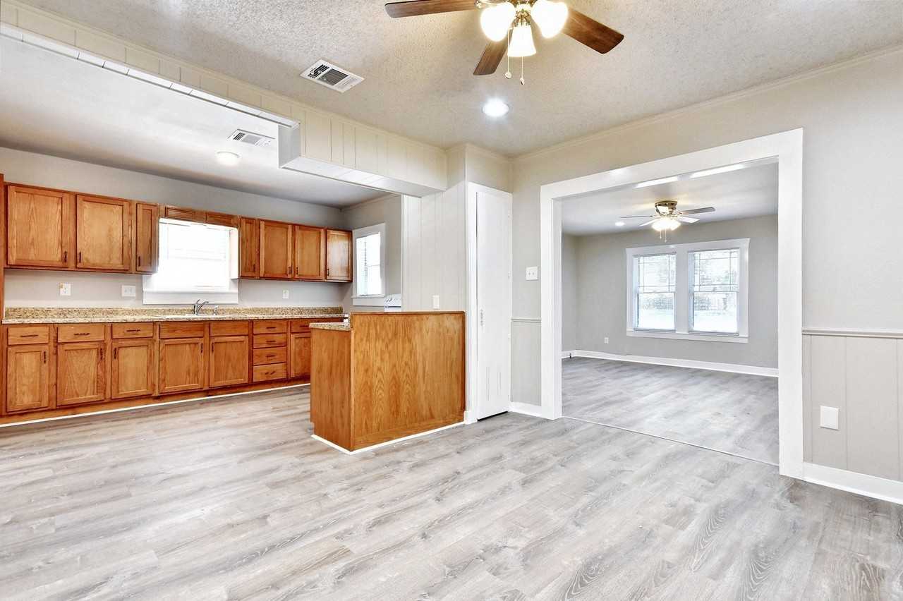 608 W Murray St - Photo 7 of 18