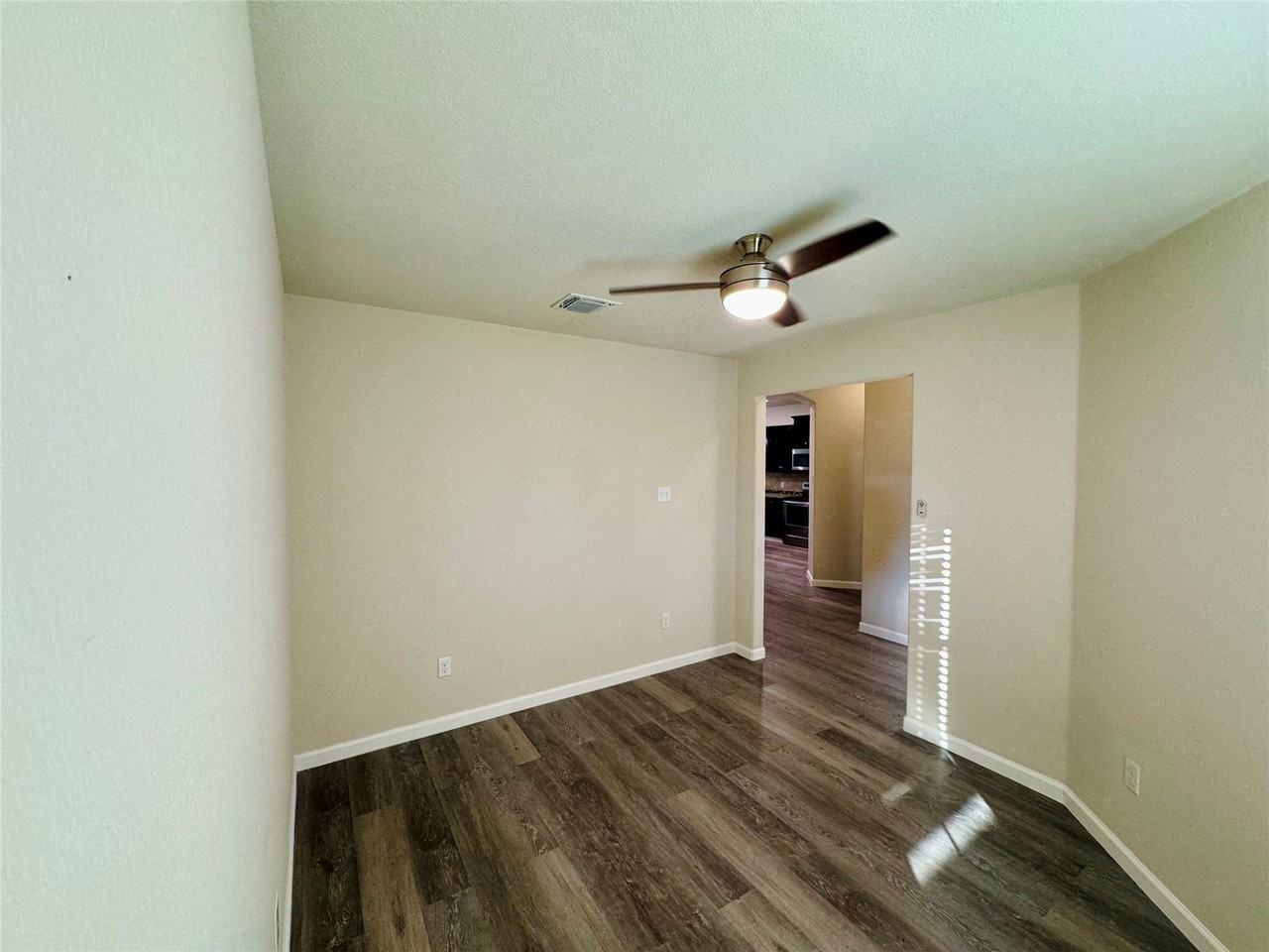 3020 Skinner Dr - Photo 4 of 15